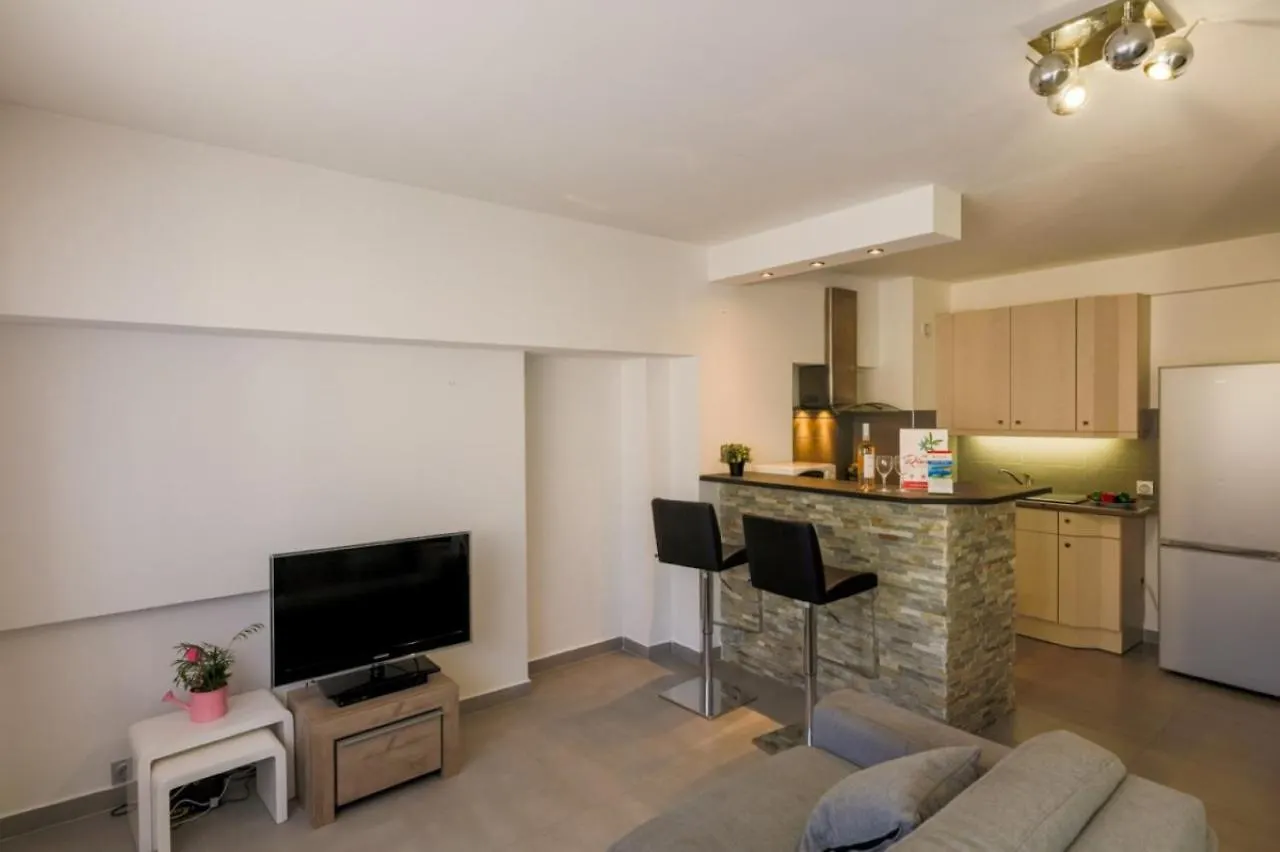 Suede 4 Ap4210 By Riviera Holiday Homes Nice 0*,  France